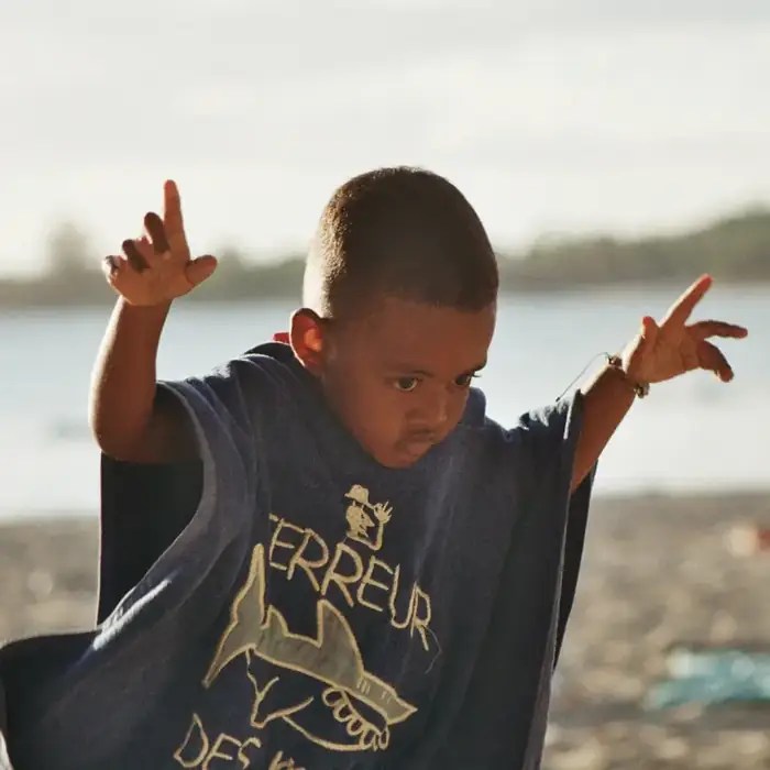 Enfant sur la plage, île Maurice